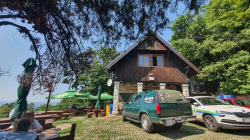 Planinarski dom Glavica