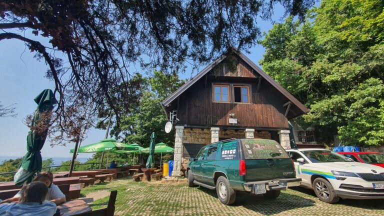 Planinarski dom Glavica