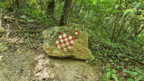 Hrvatski grb na kamenu