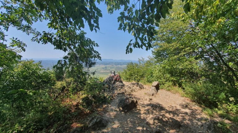 Vrh Kameni svati 489 m