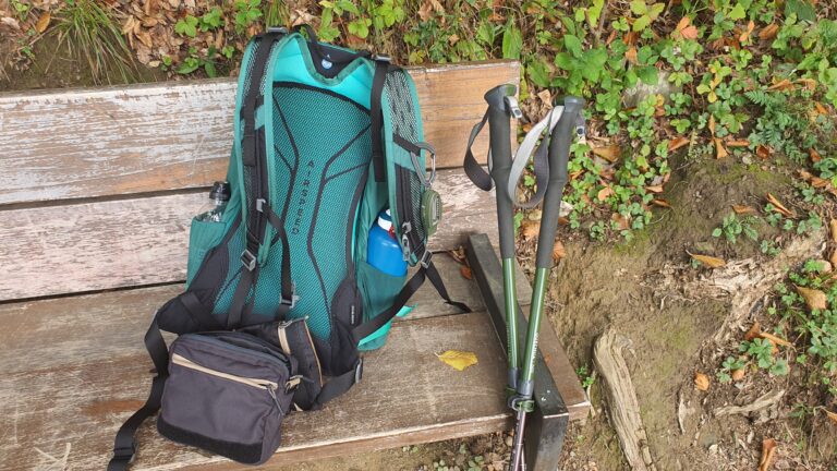 Klupa sa citatom Matej 6:26