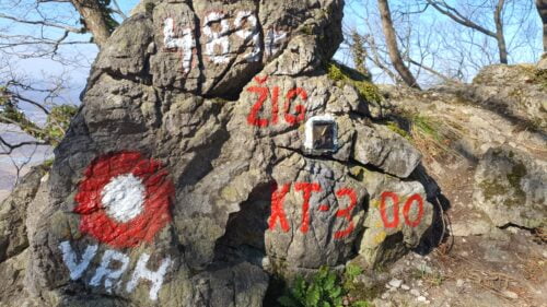 Žig vrha Kameni svati