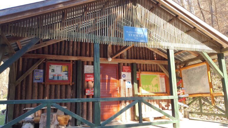 Planinarska kuća Strmac