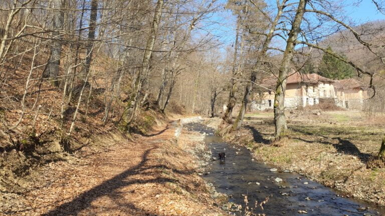 Ruševine hotela Strmac