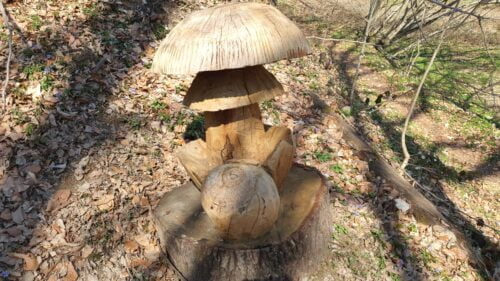 Izletište sa drvenim skulpturama