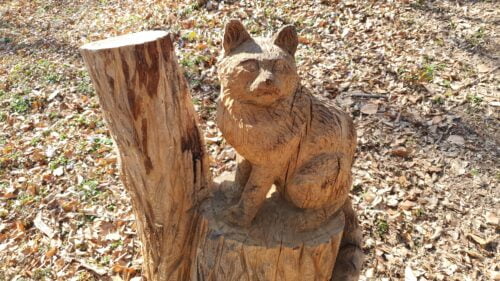 Izletište sa drvenim skulpturama