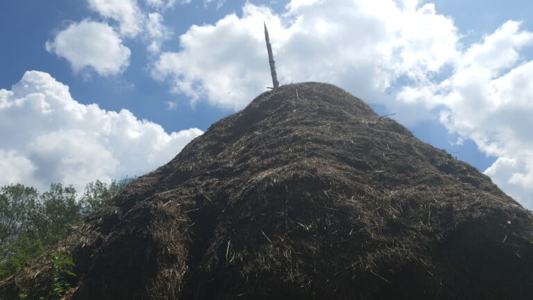 Kućica u obliku plasta sijena
