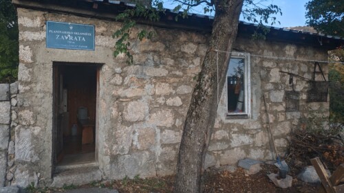 Planinarsko sklonište Zavrata