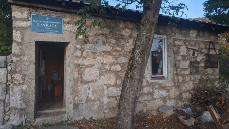 Planinarsko sklonište Zavrata